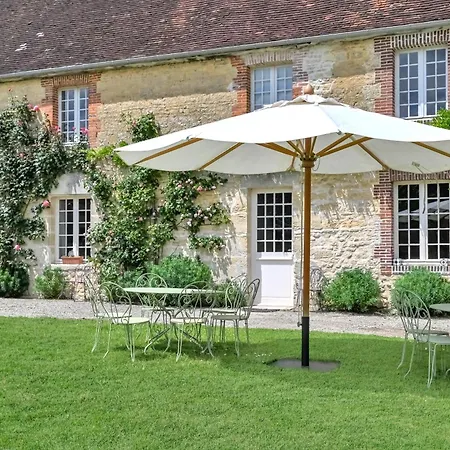 Pet Friendly, Spacious On The Courtomer Estate, Normandy *