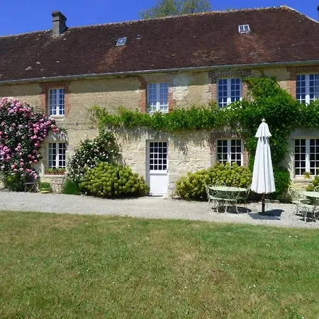 Pet Friendly, Spacious On The Courtomer Estate, Normandy Holiday home