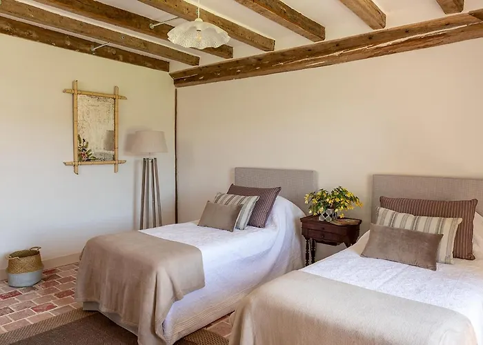 Pet Friendly, Spacious On The Courtomer Estate, Normandy Courtomer (Orne)